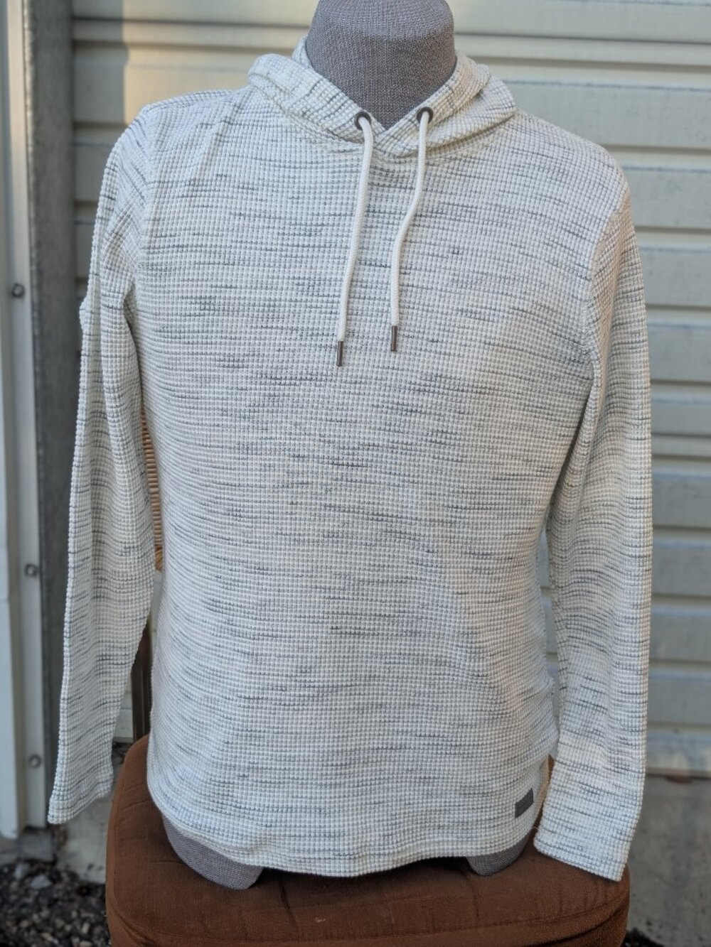 Outpost Makers Hoodie Mens Small White Gray Waffle Knit Pullover Hooded Sweater